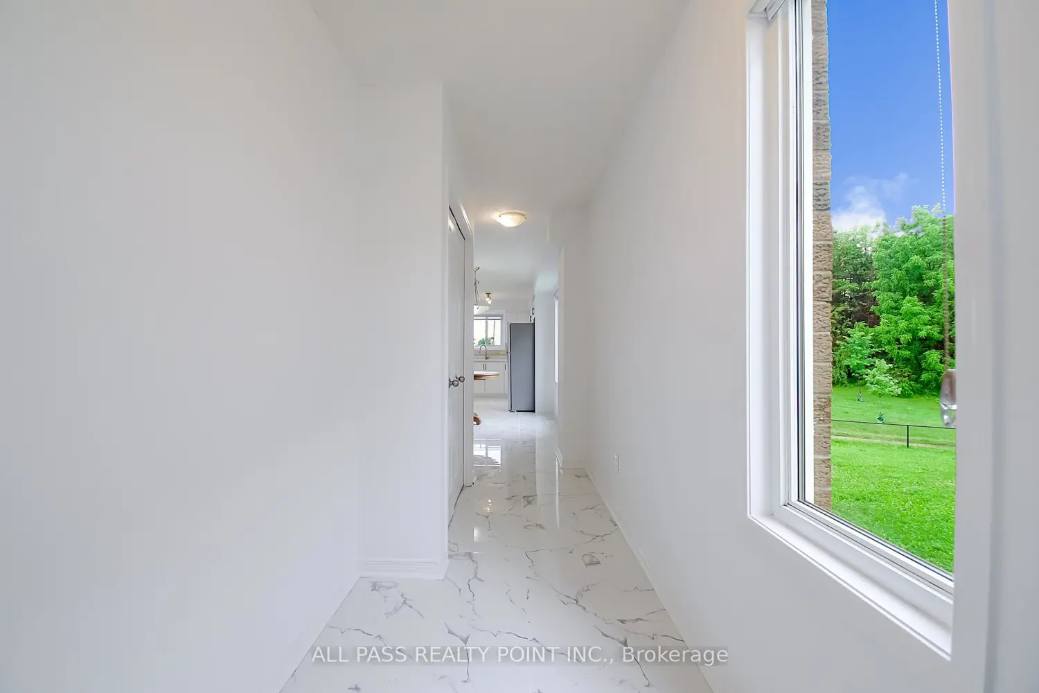 83 Iron Gate Street photo 4