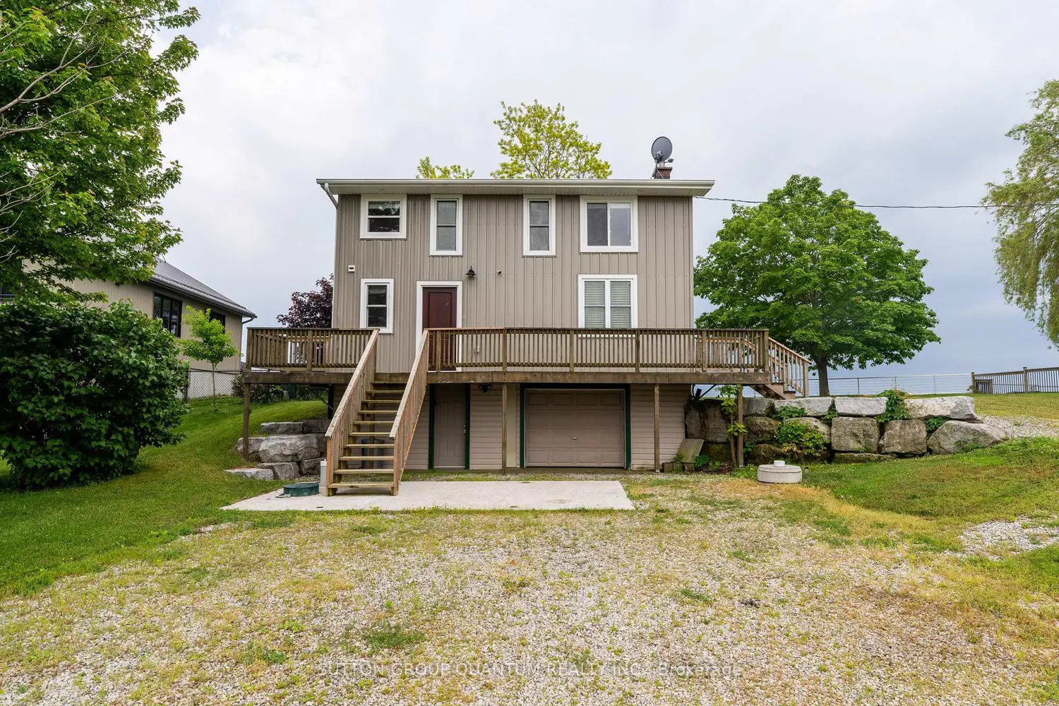 2118 Lakeshore Road photo 3