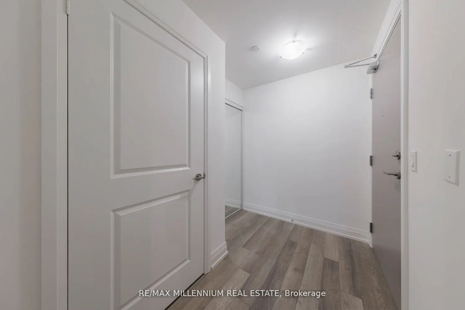 3121 Sheppard Avenue photo 5