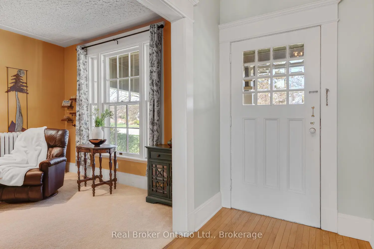 739 Colborne Street photo 3
