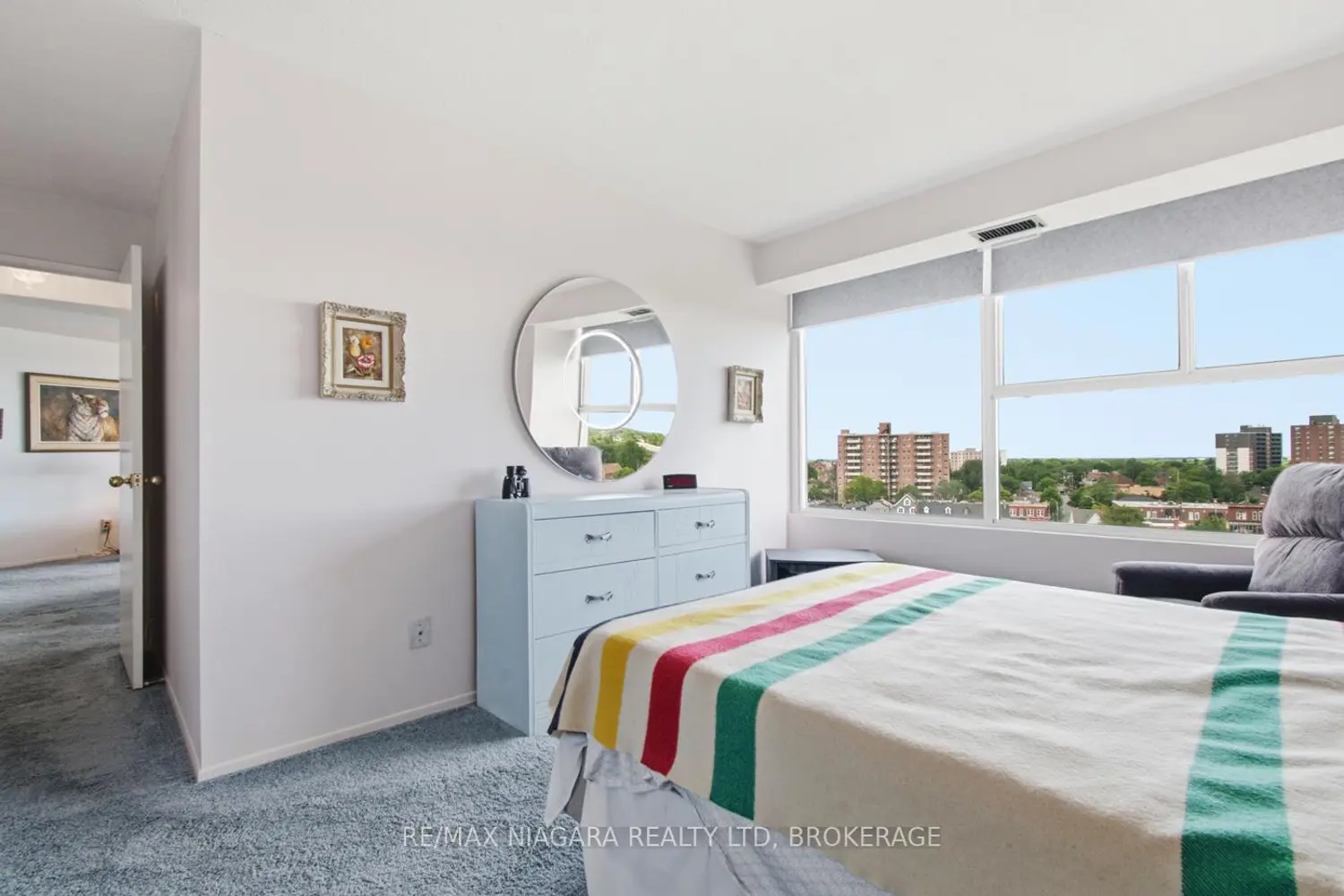 7 Gale Crescent 1011 photo 5