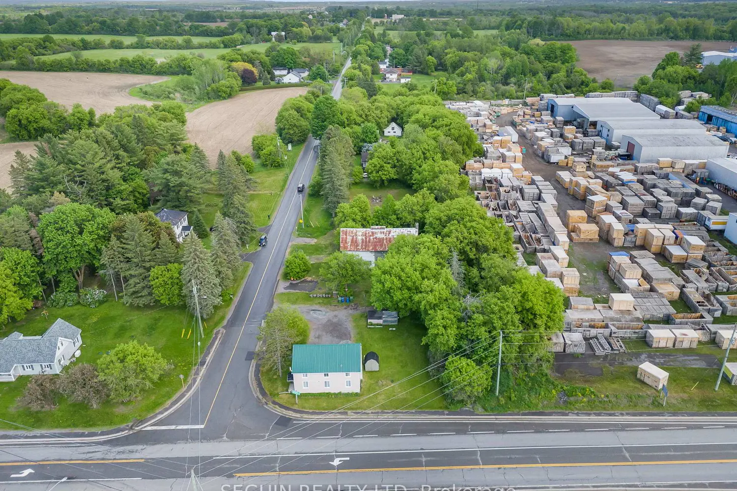 1050 Greenlane Road photo 4