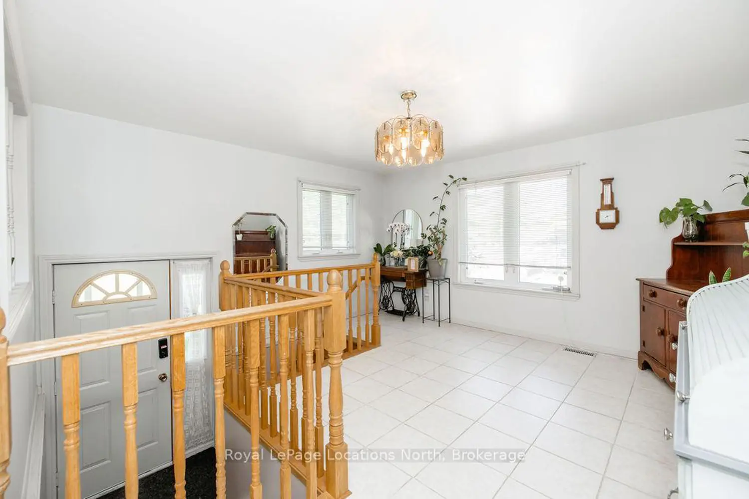77 Laidlaw Street photo 4