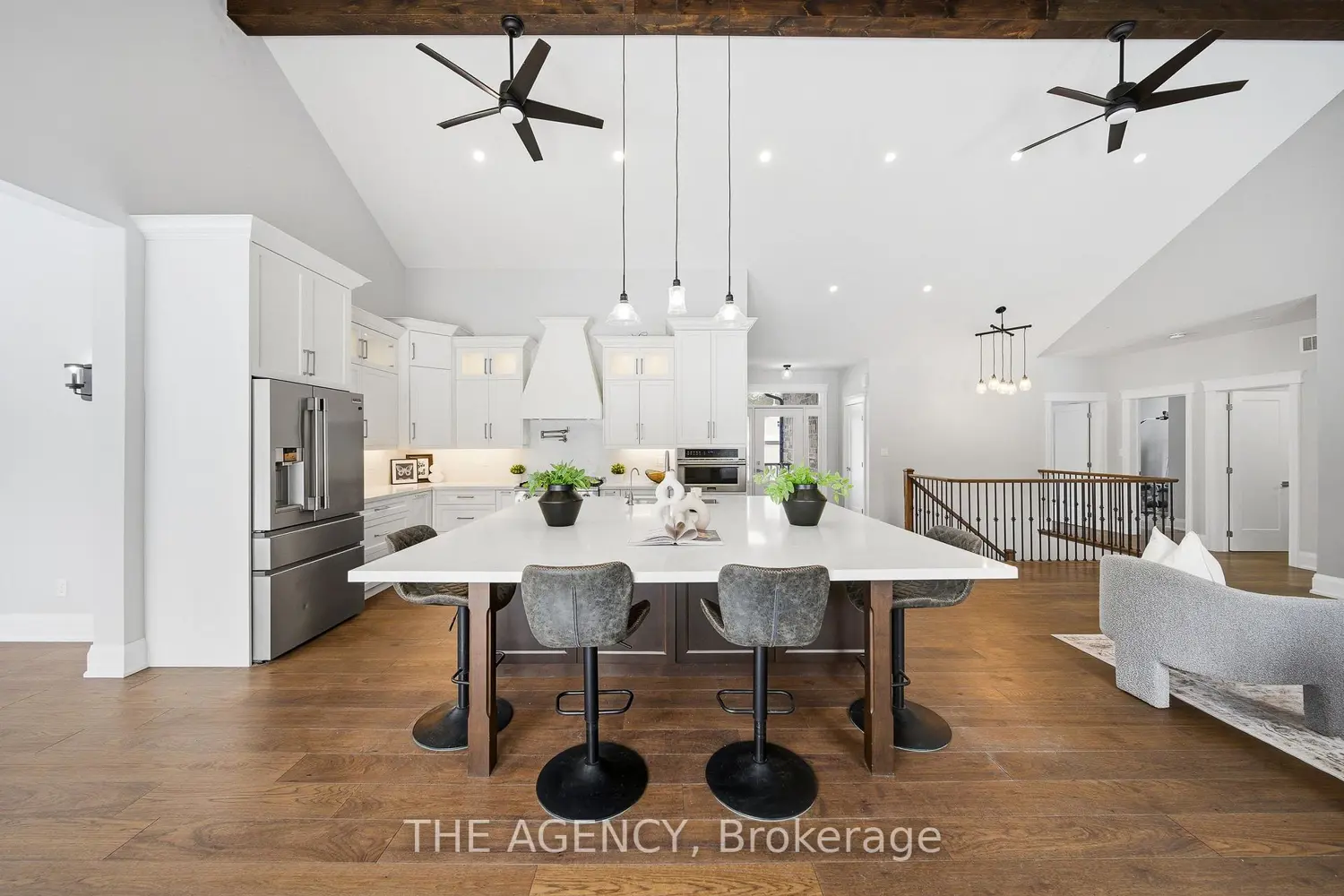 75 Robinson Road photo 2
