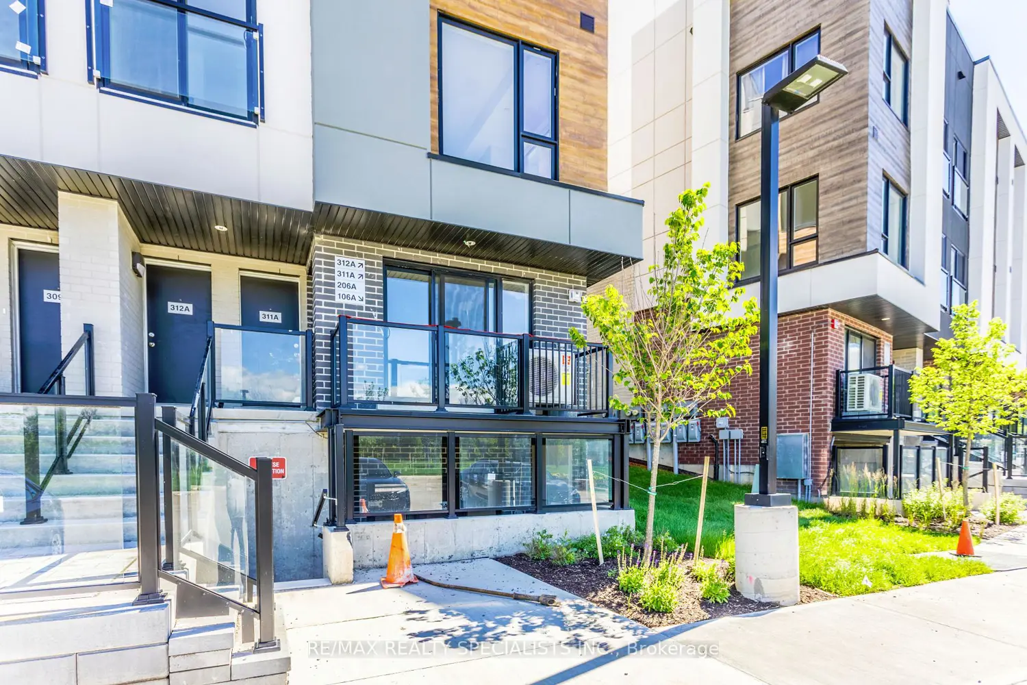 16 Melbourne Avenue 106A