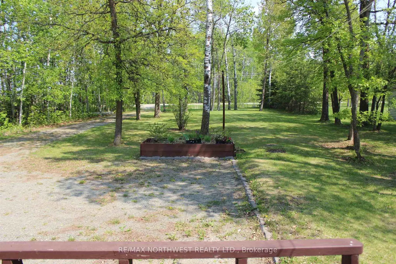 51 Grant Dr photo 5