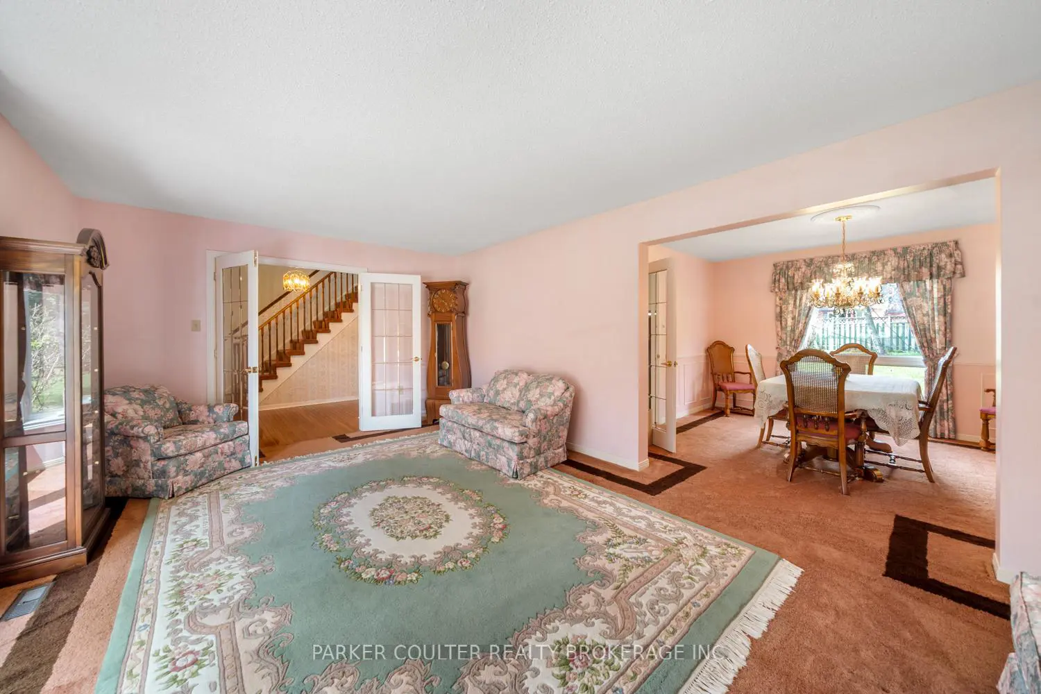 16 Cardinal Crescent photo 4
