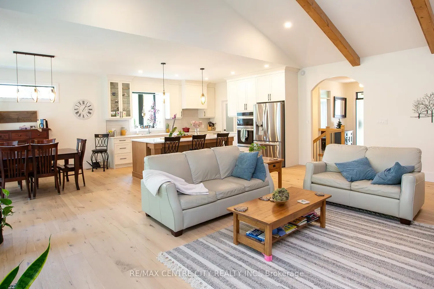 273 Foxborough Place photo 4