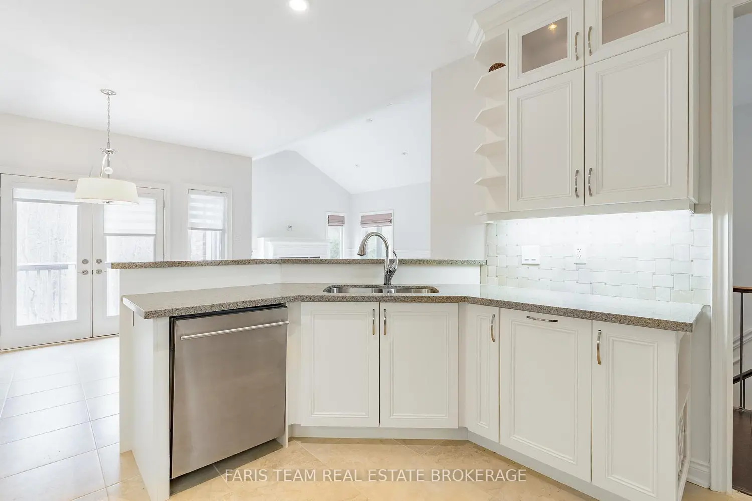 4 Diamond Valley Drive photo 4