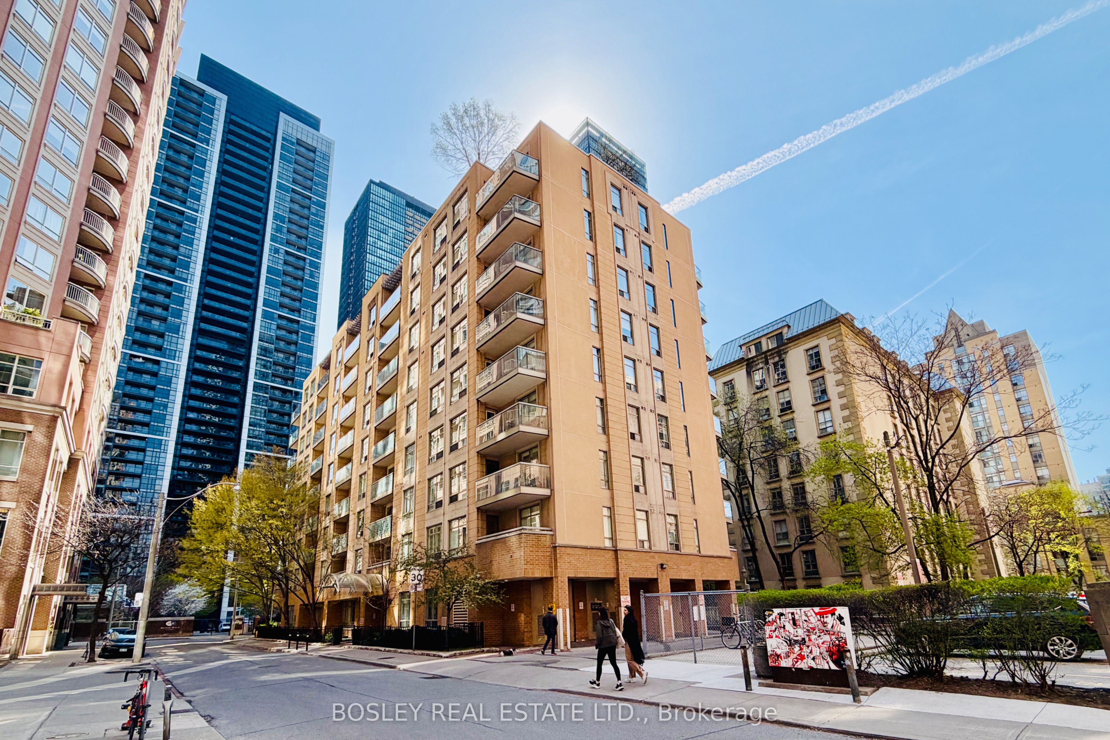 806-99 Hayden Street, Toronto, ON, M4Y 3B4