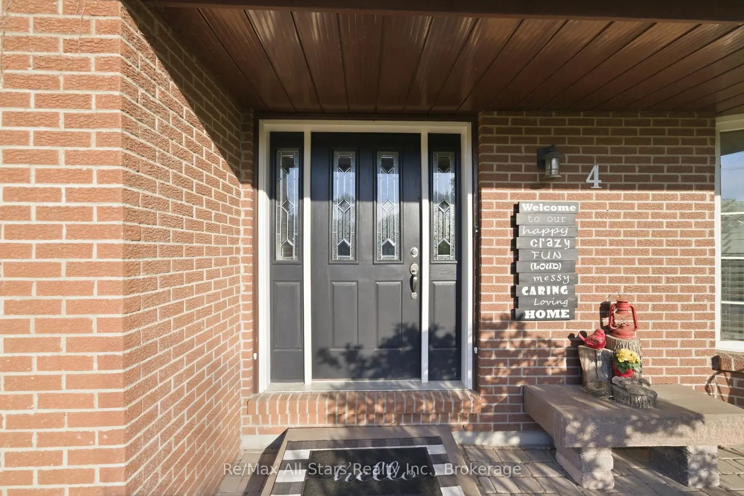 4 Circle Drive photo 3