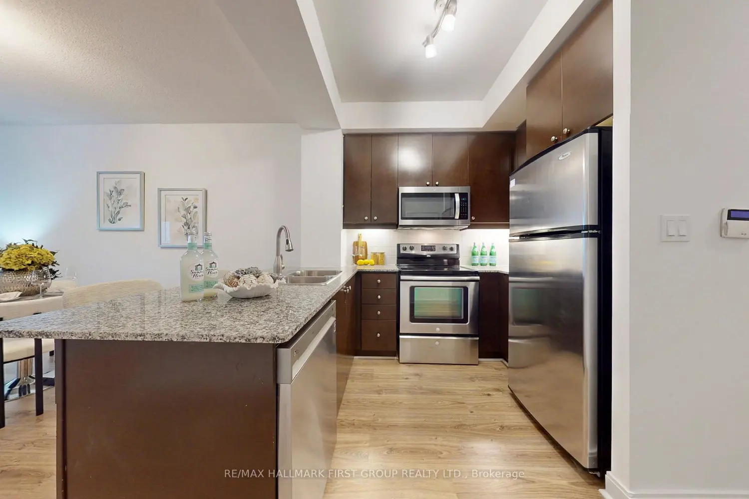 50 Absolute Avenue 603