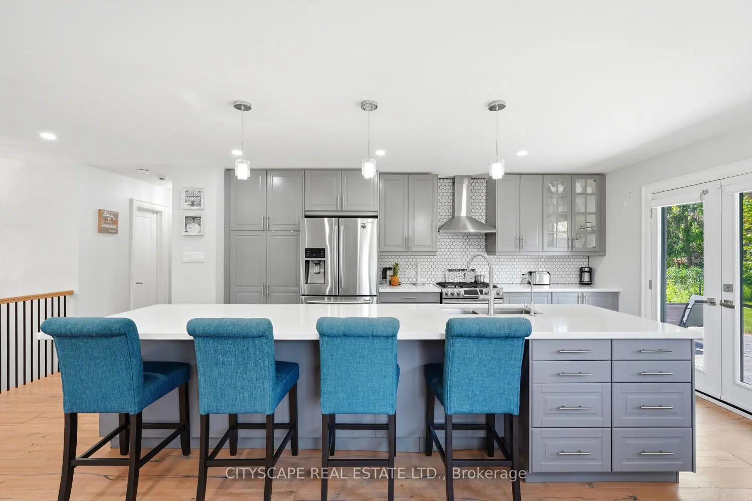 44 Stonehill Boulevard photo 3