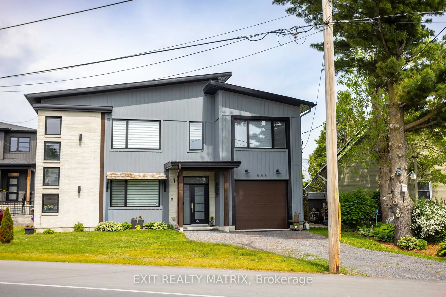 686 St Isidore Road photo 2