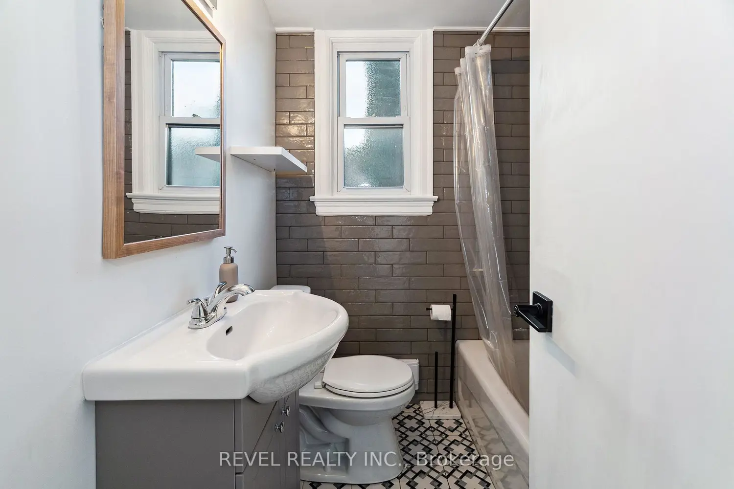 1182 Linbrook Road photo 3