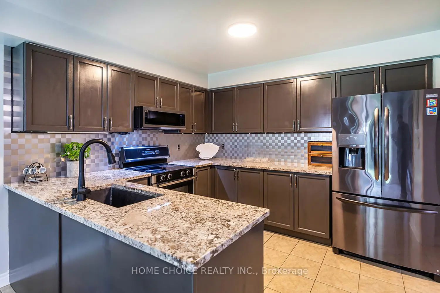 87 Beckett Crescent photo 3