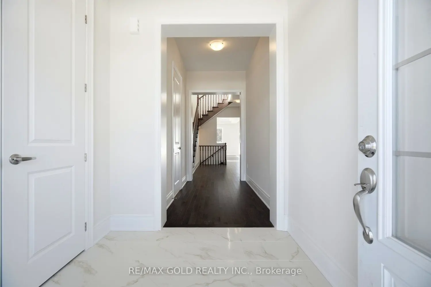 32 Addison Street photo 3