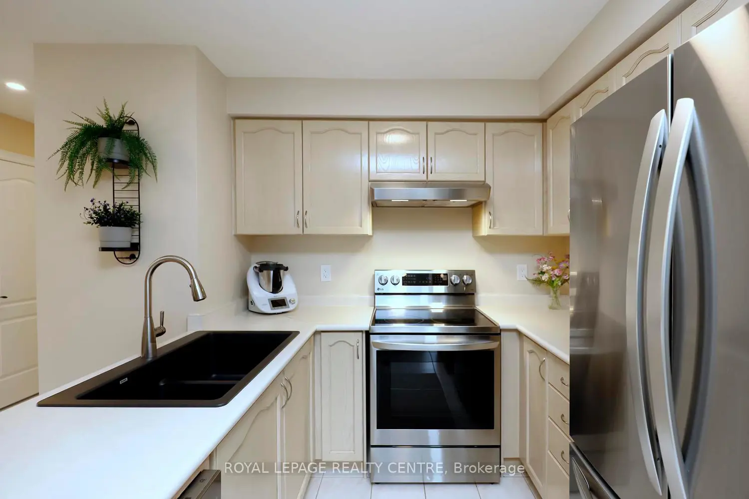 156 Chudleigh Street photo 5