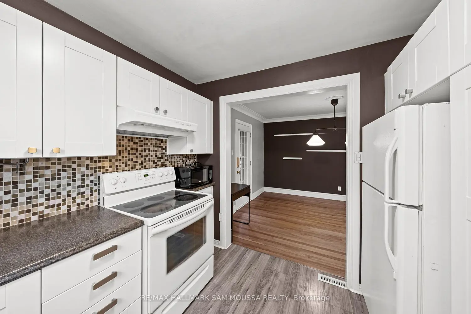 378 Byron Avenue photo 3