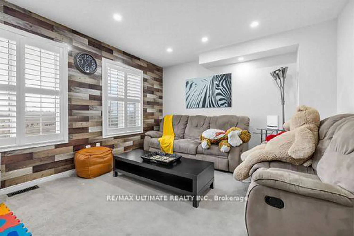 255 Torbarrie Road photo 5