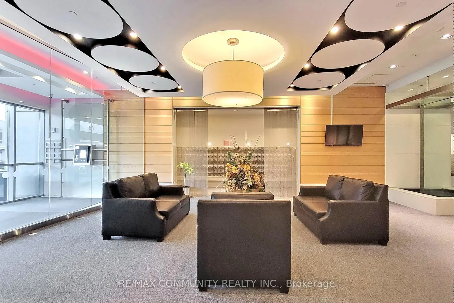 83 Borough Drive 907 photo 4