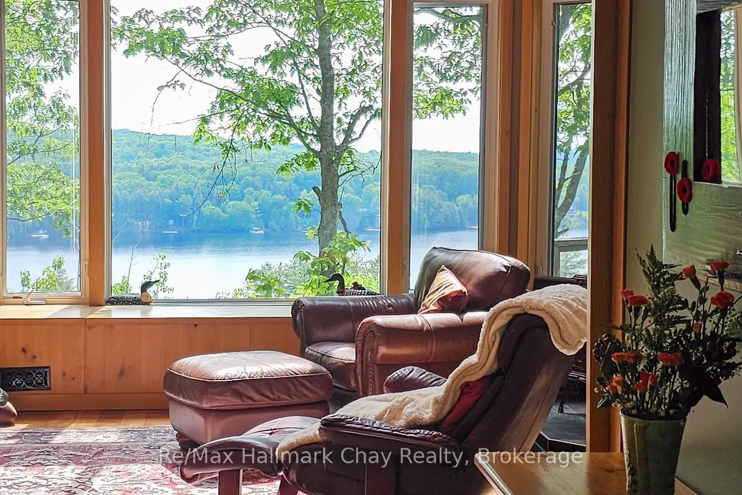 1497 Fox Point Road photo 2