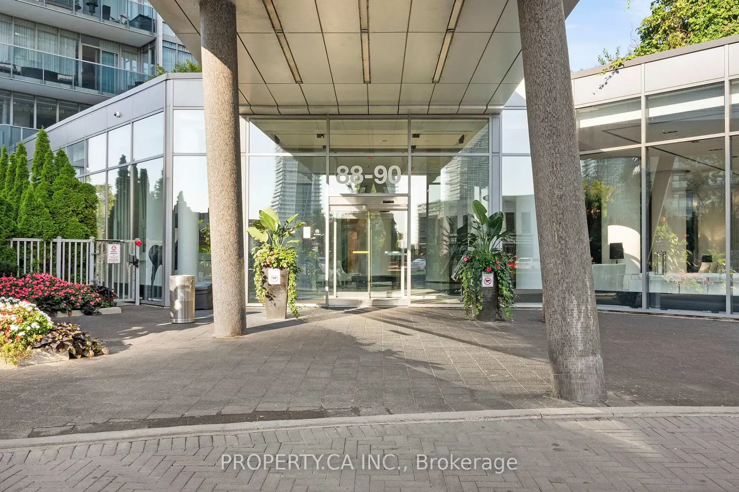 90 Park Lawn Road 1211
