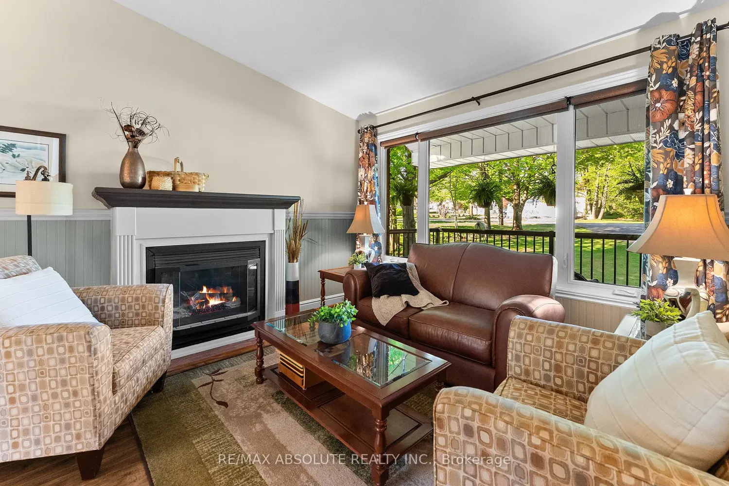 864 Centre Street photo 3