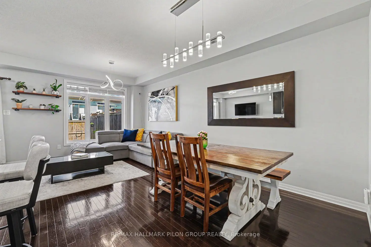673 Spring Valley Drive photo 4