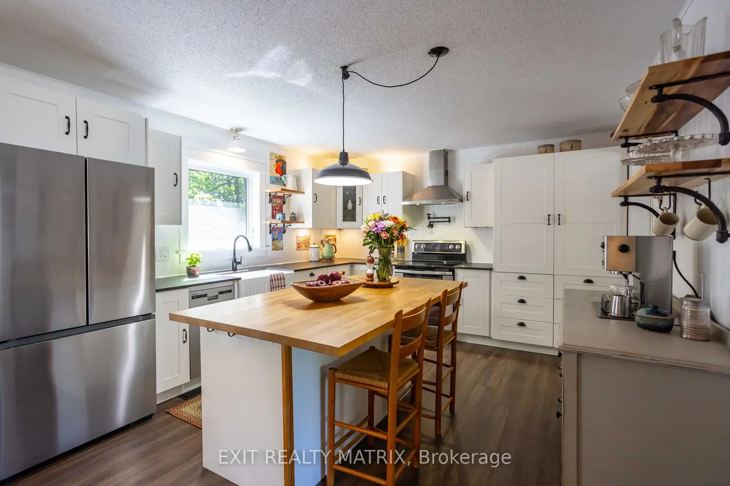 202 Maple Grove Street photo 4