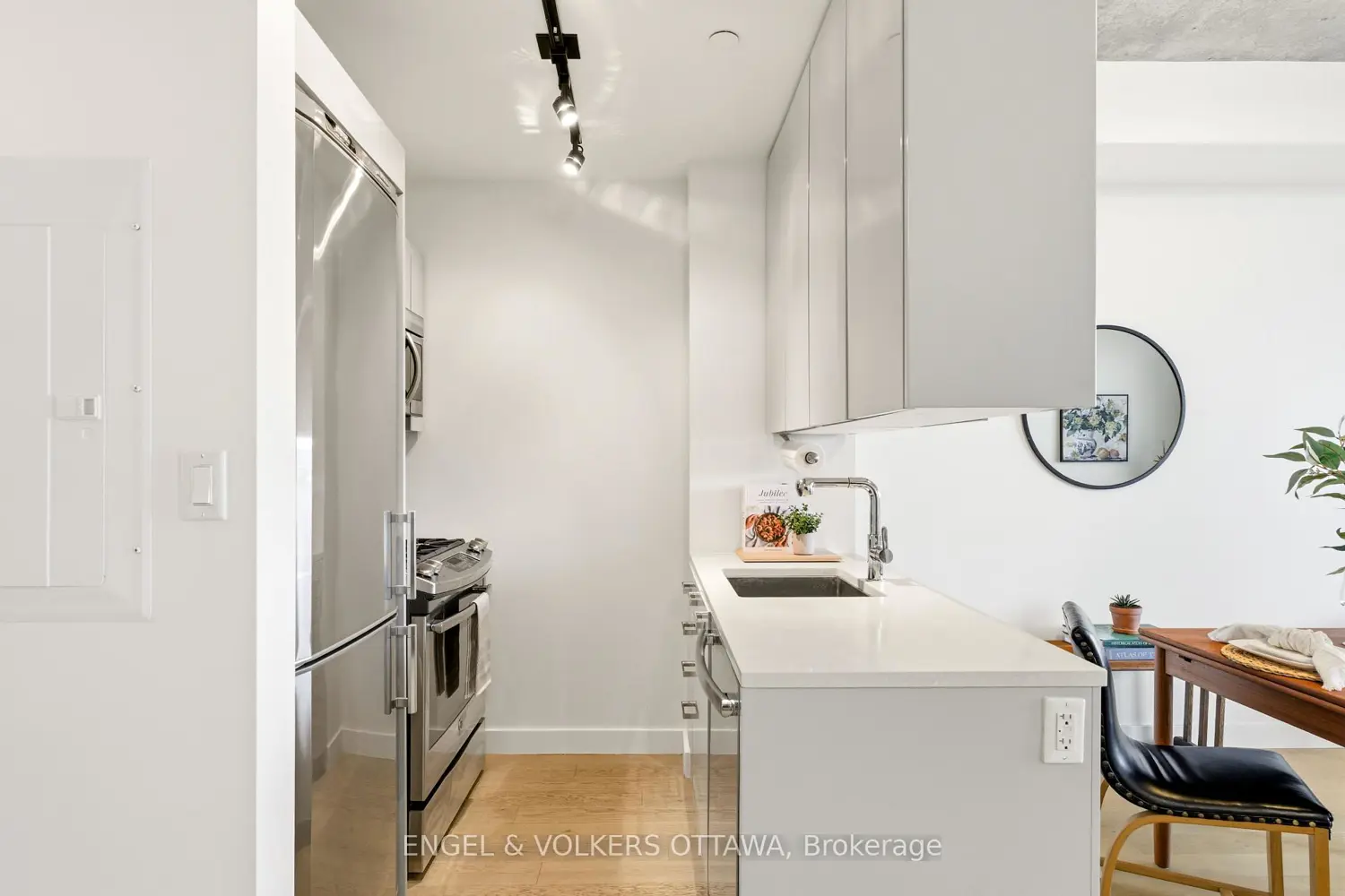 224 Lyon Street 1004 photo 4