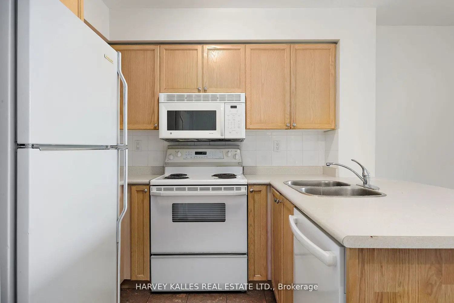 109 Front Street 512 photo 5