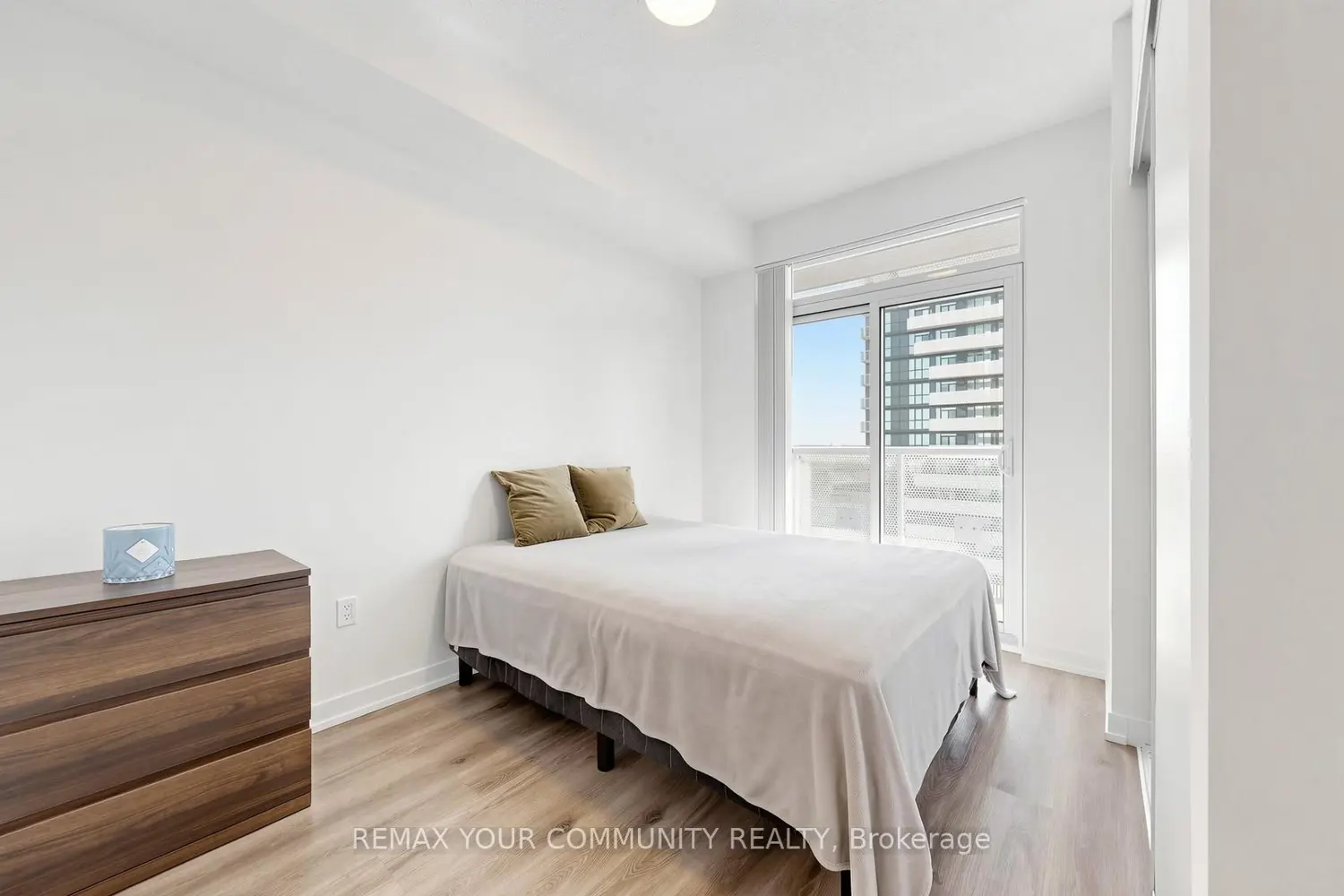 225 Commerce Street 1702 photo 3