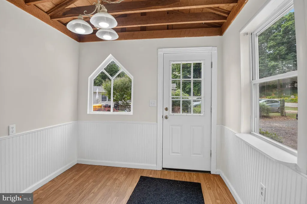 303 Holly Road, Edgewater, MD 21037 photo 3
