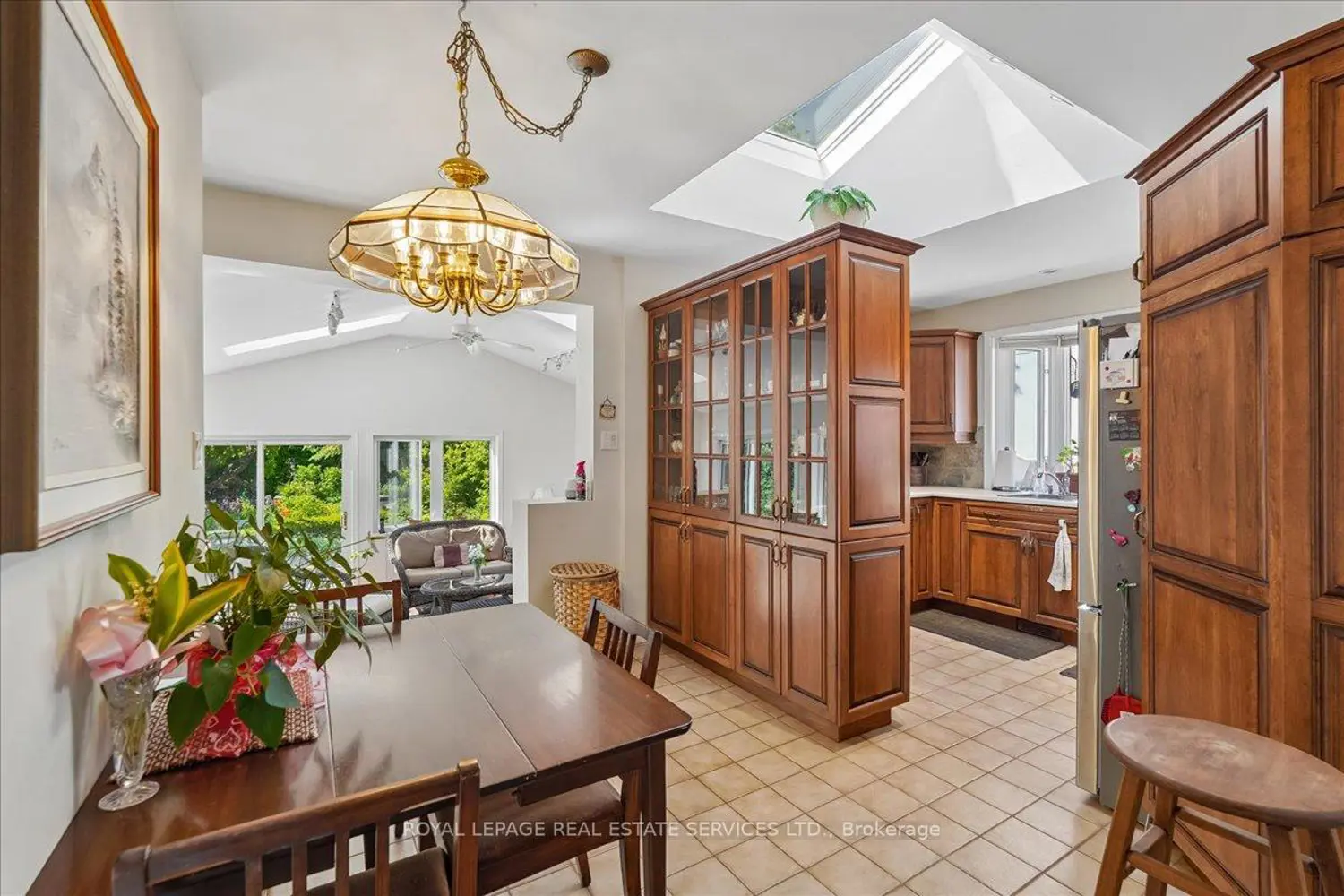 1309 Warwick Avenue photo 3