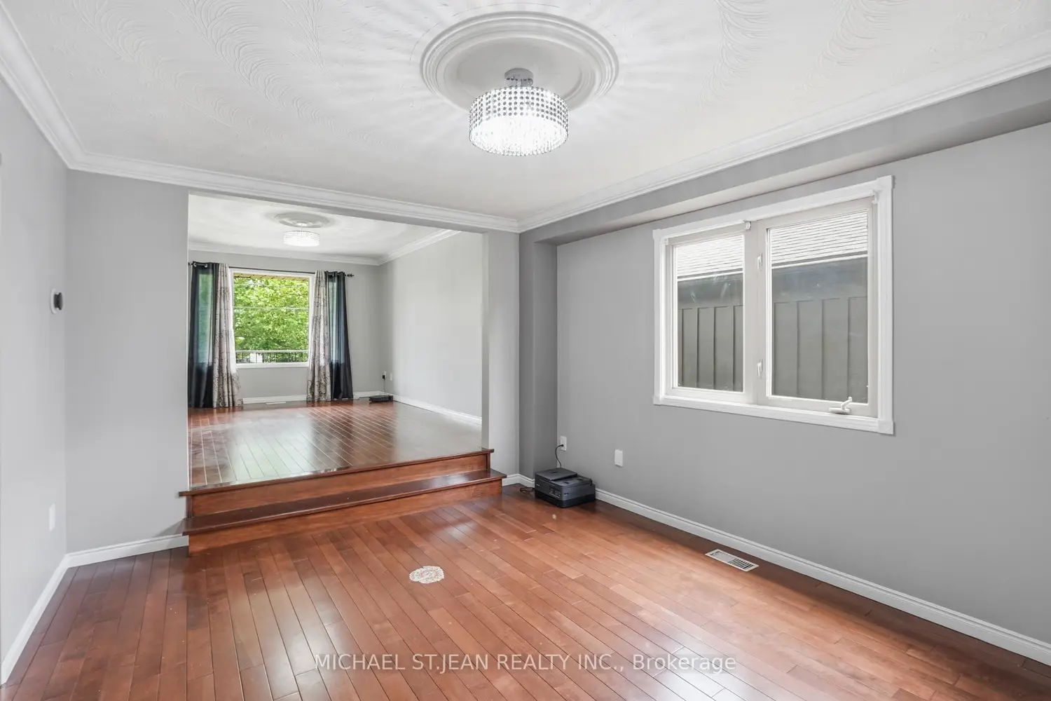 111 Aubrey Avenue photo 5