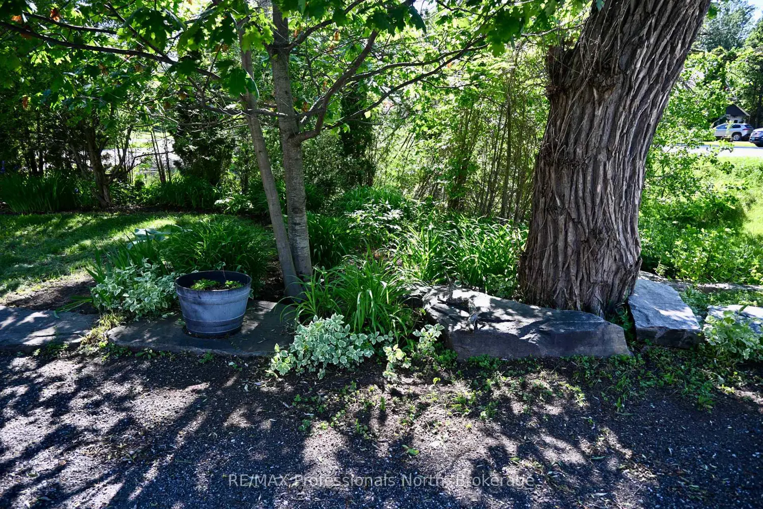 77 Hanes Road photo 3