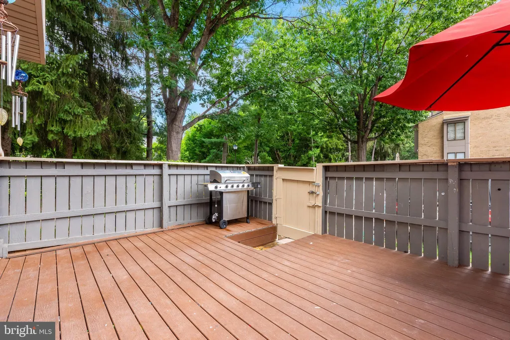 9437 Chadburn Place, Montgomery Village, MD 20886