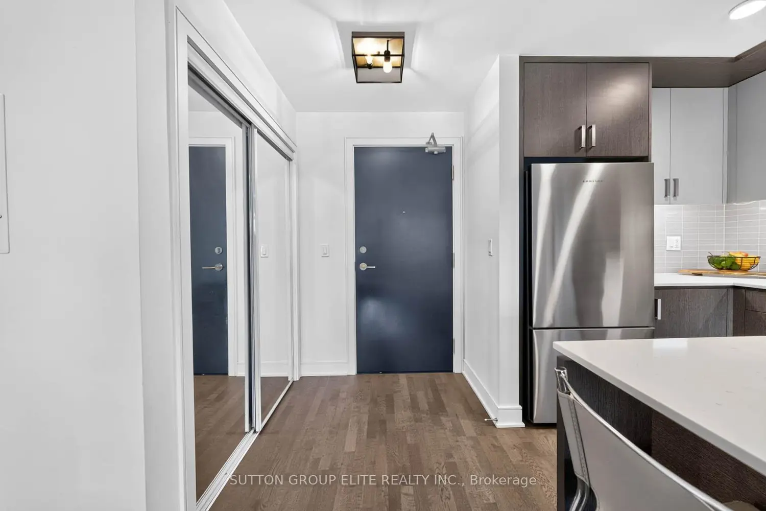 1575 Lakeshore Road 344 photo 4