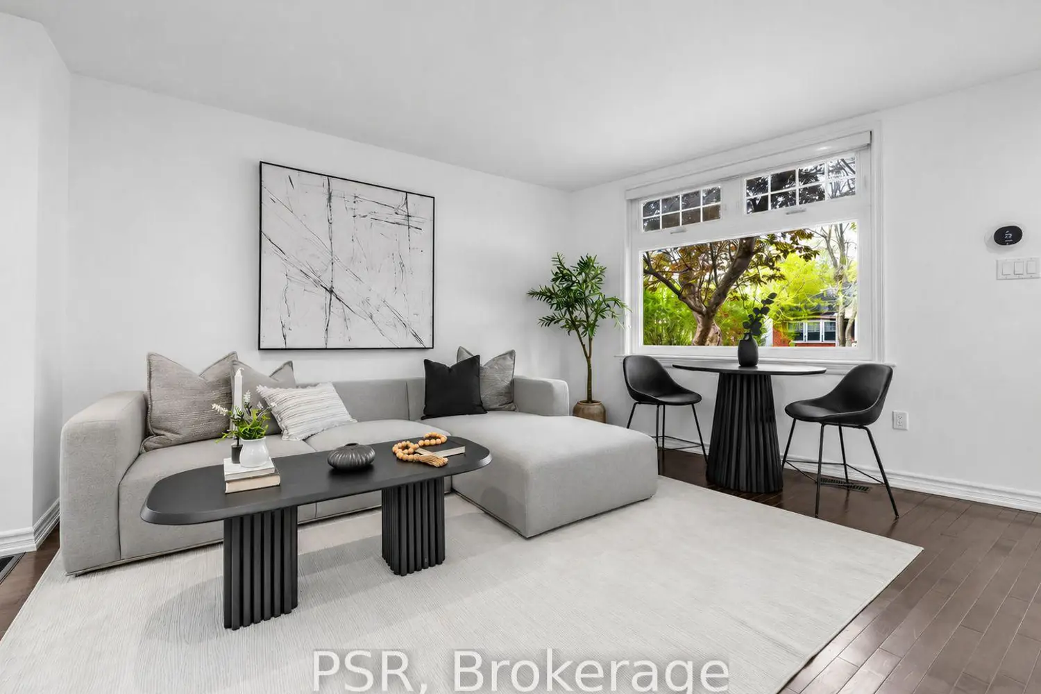562 Arlington Avenue photo 3