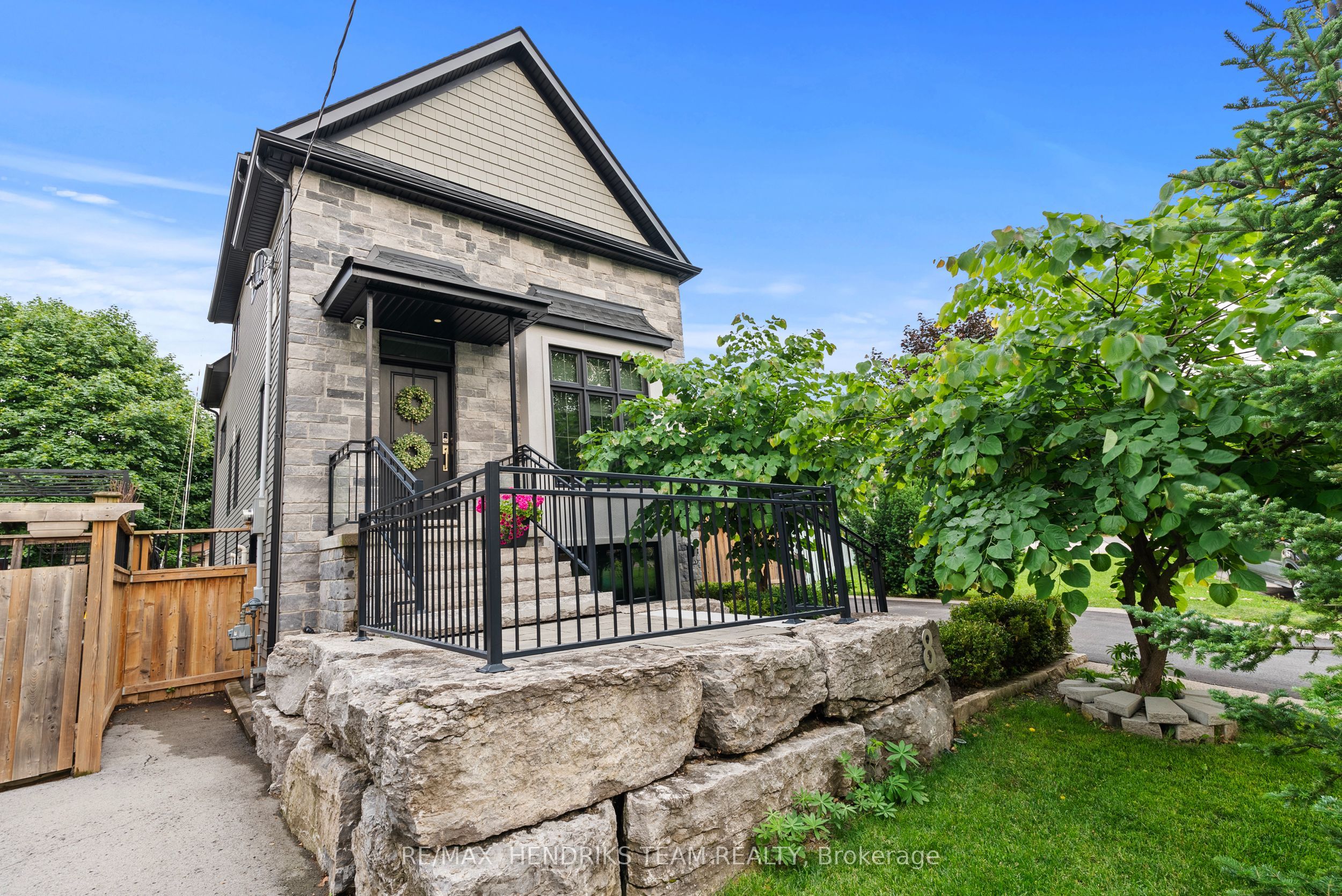 8 Stanmary Drive, St. Catharines, ON, L2N 5T4