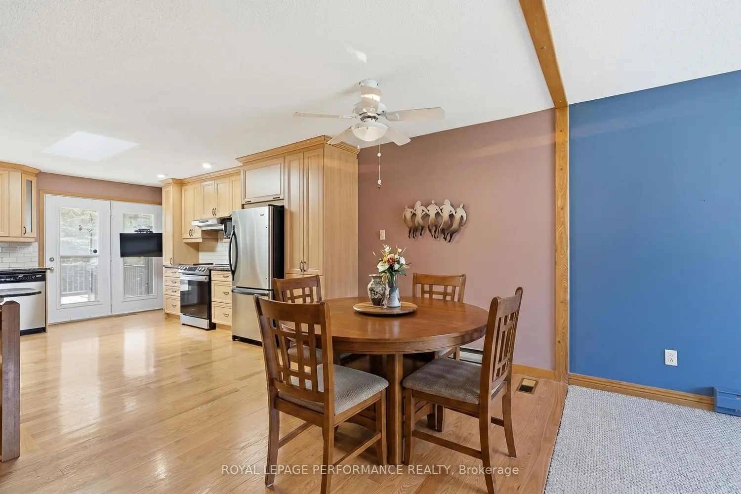 501 Champlain Street photo 4