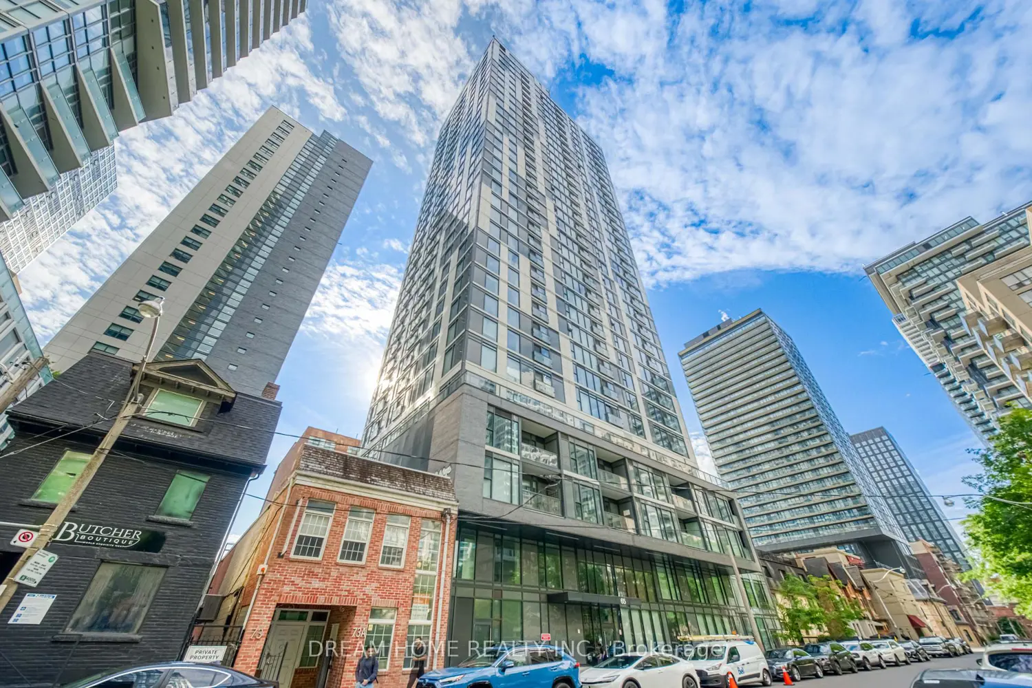 65 Mutual Street 2204