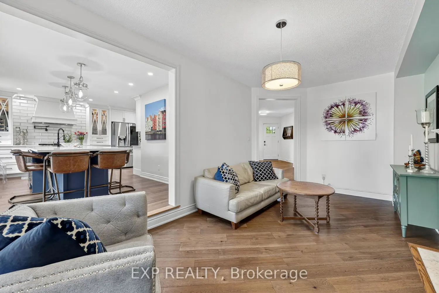 93 Taylor Drive photo 4