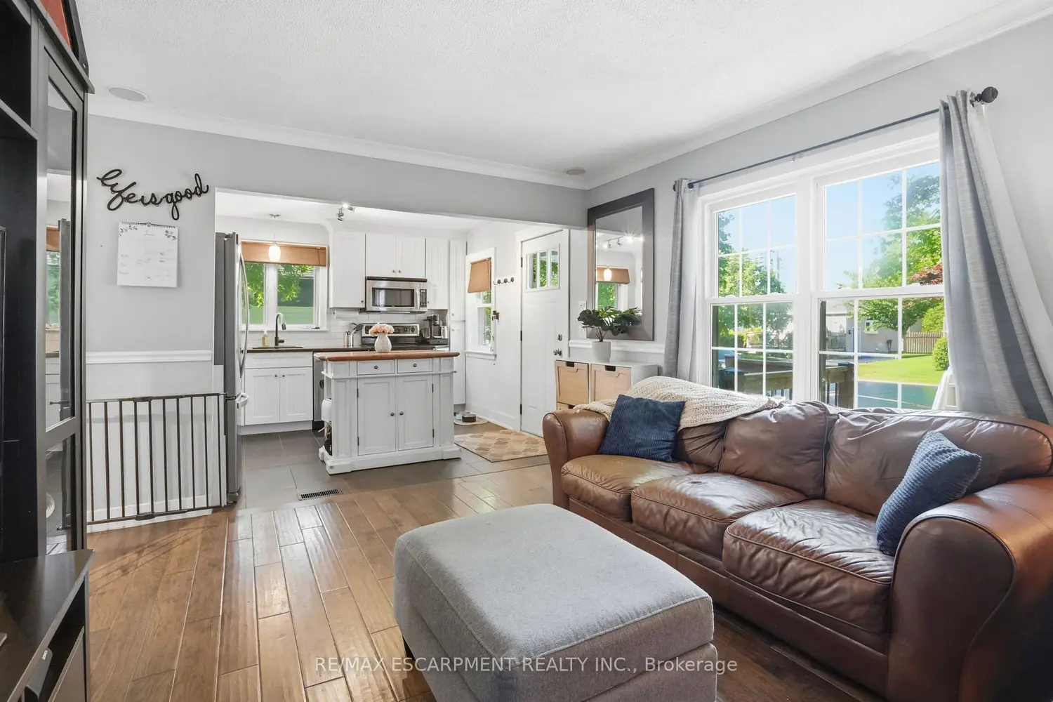 613 Clark Avenue photo 2