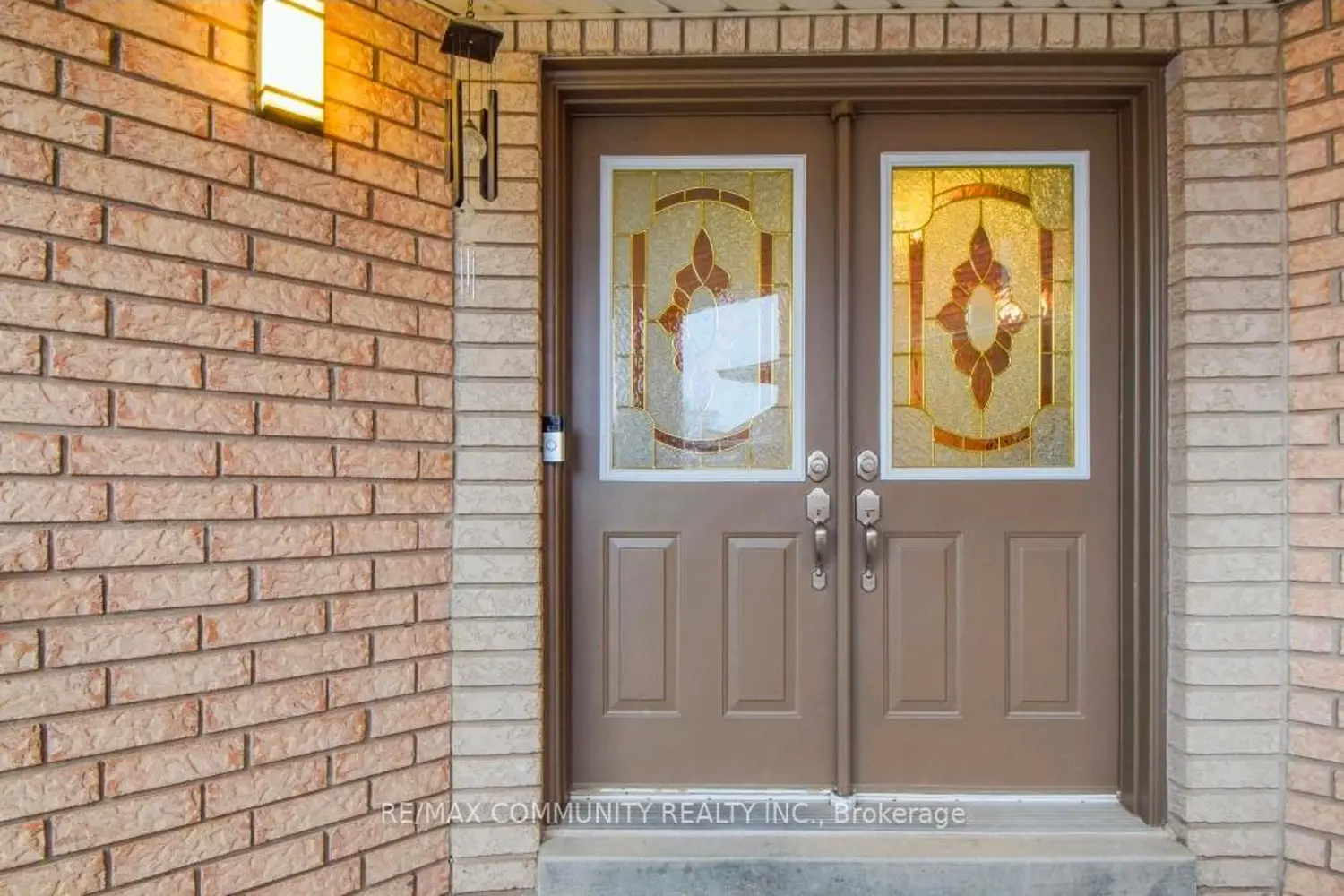 96 Mosley Crescent photo 2