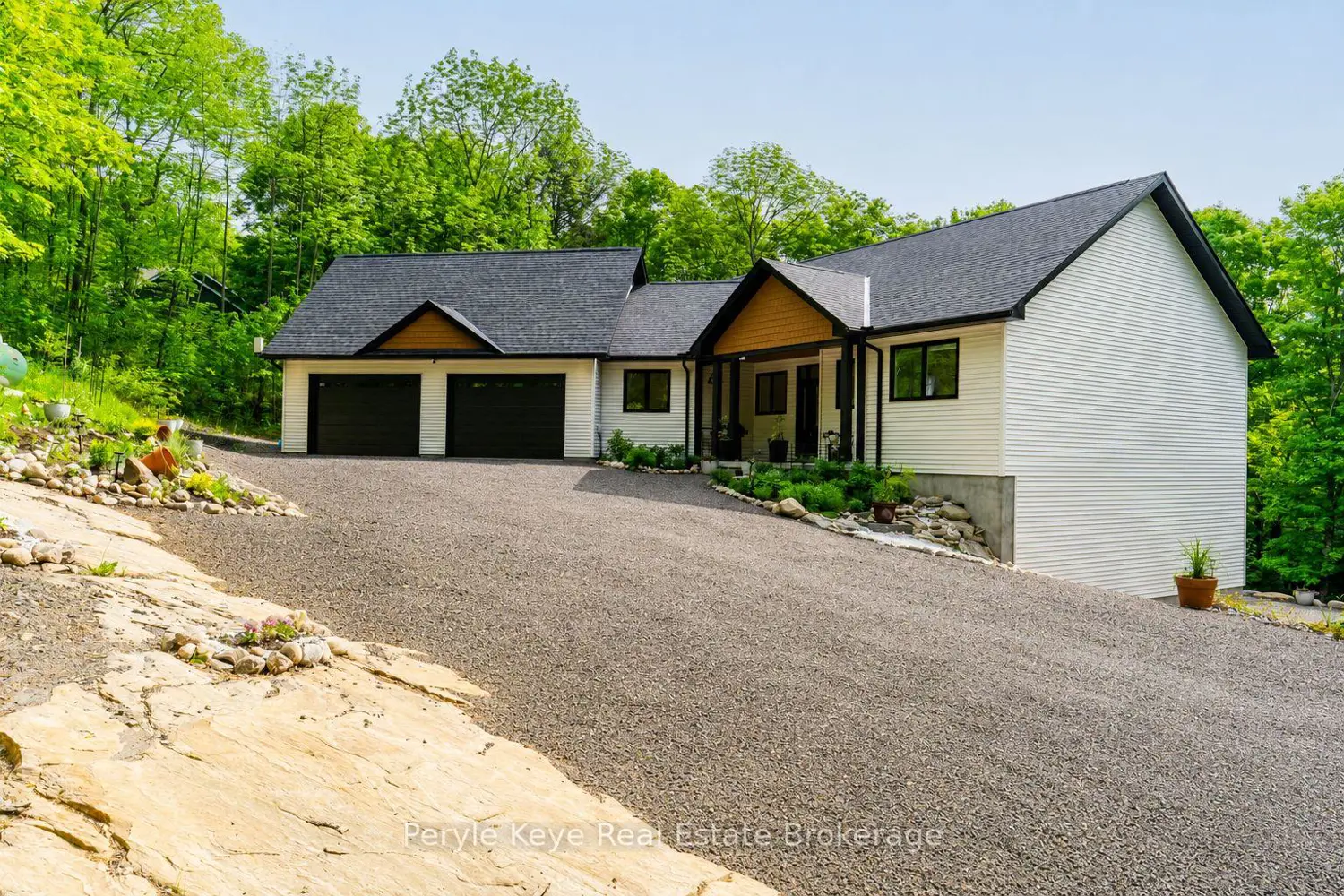 1140 Walkers Glenn Crescent