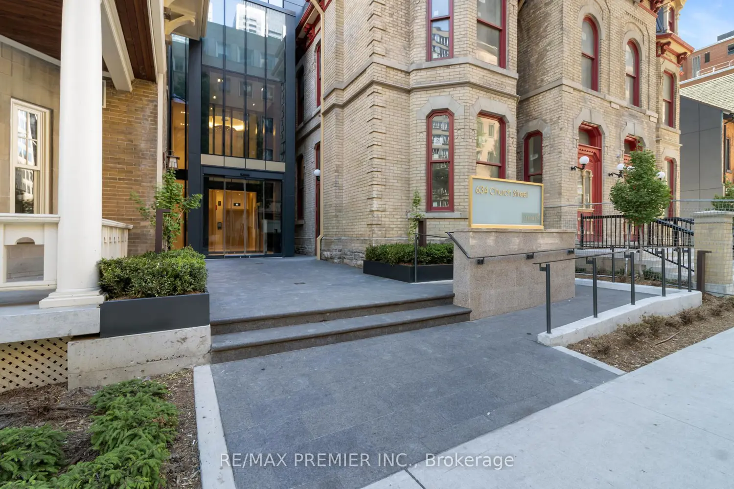 634 Church Street 2505