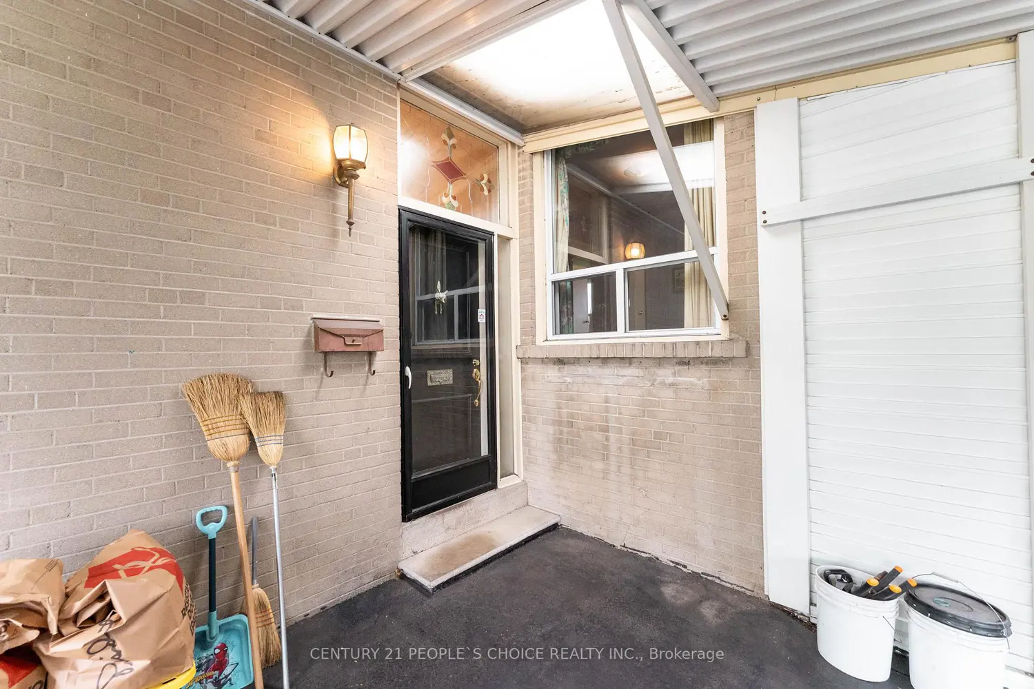 82 Hadrian Drive photo 4