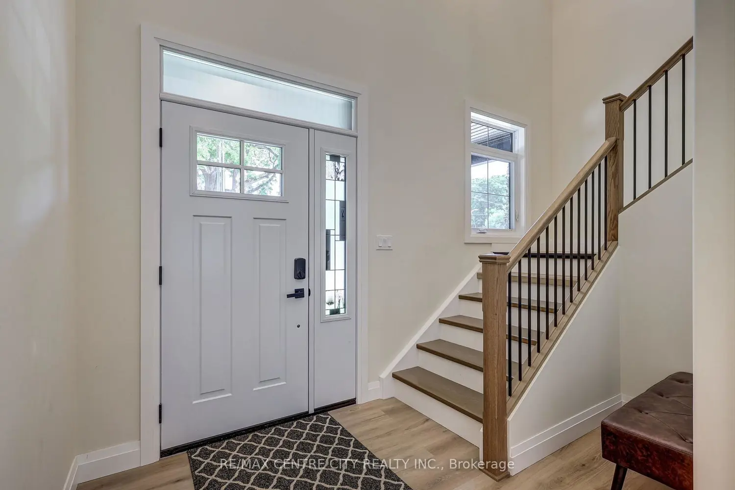 9 Delevan Crescent photo 2